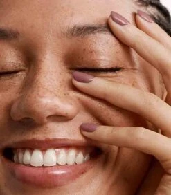 Pink Gellac - Warm Marsala - Gellak - Vegan - Bruin - Shimmer Finish - 15 Ml 6 Pink Gellac - Warm Marsala - Gellak - Vegan - Bruin - Shimmer Finish - 15 Ml -Cosmetica Winkel 1050x1200 14