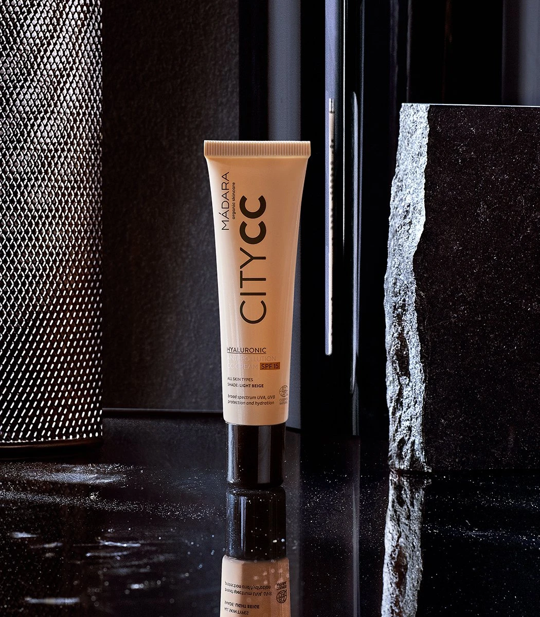 MÁDARA Anti-Pollution CC Cream SPF15 Medium Beige 40ml - Hyaluronzuur -UVA/UVB 3 MÁDARA Anti-Pollution CC Cream SPF15 Medium Beige 40ml - Hyaluronzuur -UVA/UVB - Afbeelding 3