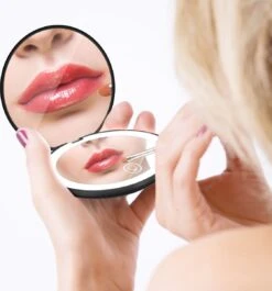 Led-verlichte Oplaadbare Compacte Make-up Spiegel Rond |1 X 2 X Vergroting | Make-upspiegel | Zakspiegel | Handspiegel | Reisspiegel | Dimbaar|als Cadeau | USB-lader | Rond | Zwart 15 Led-verlichte Oplaadbare Compacte Make-up Spiegel Rond |1 X 2 X Vergroting | Make-upspiegel | Zakspiegel | Handspiegel | Reisspiegel | Dimbaar|als Cadeau | USB-lader | Rond | Zwart -Cosmetica Winkel 1118x1200 14