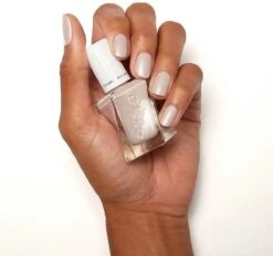 Essie Gel Couture 90 Make The Cut - Gel Nagellak -Cosmetica Winkel 1200x1127 8