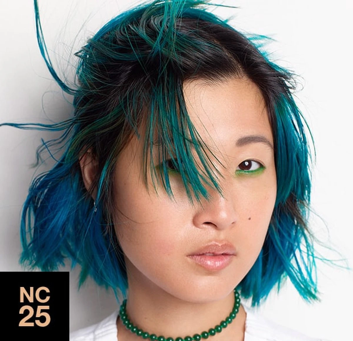 MAC Cosmetics Studio Fix Fluid Foundation - NC25 10 MAC Cosmetics Studio Fix Fluid Foundation - NC25 - Afbeelding 10