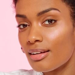 L’Oréal Paris 01 Iconoc Glow Highlighter - Poeder Highlighter - 9 Gr. -Cosmetica Winkel 1200x1200 1449