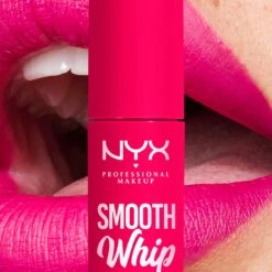 NYX Professional Makeup - Smooth Whip Matte Lip Cream Pillow Fight - Vloeibare Lippenstift - 4ML 12 NYX Professional Makeup - Smooth Whip Matte Lip Cream Pillow Fight - Vloeibare Lippenstift - 4ML -Cosmetica Winkel 1200x1200 167