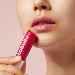 Labello Cherry Shine Lippenbalsem - 4 Balsems -Cosmetica Winkel 1200x1200 274