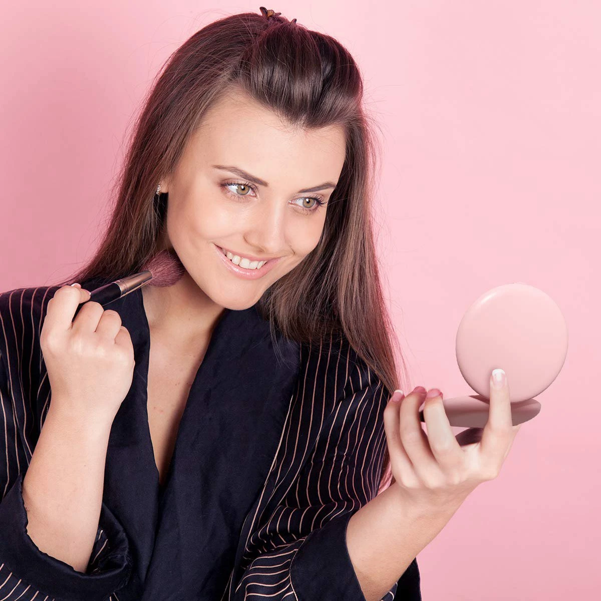 Led-verlichte Oplaadbare Compacte Make-up Spiegel Rond |1 X 2 X Vergroting | Make-upspiegel | Zakspiegel | Handspiegel | Reisspiegel | Dimbaar|als Cadeau | USB-lader | Rond | Zwart 6 Led-verlichte Oplaadbare Compacte Make-up Spiegel Rond |1 X 2 X Vergroting | Make-upspiegel | Zakspiegel | Handspiegel | Reisspiegel | Dimbaar|als Cadeau | USB-lader | Rond | Zwart - Afbeelding 6