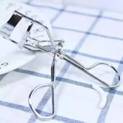 Professionele Eyelash Curler- Wimperkrultang- Wimperkruller - Lash Curler - Wimpers- 1 St 8 Professionele Eyelash Curler- Wimperkrultang- Wimperkruller - Lash Curler - Wimpers- 1 St -Cosmetica Winkel 1200x1200 3229