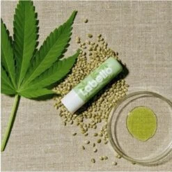 Labello Vegan Naturally Hennepzaadolie Lippenbalsem -Cosmetica Winkel 1200x1200 33