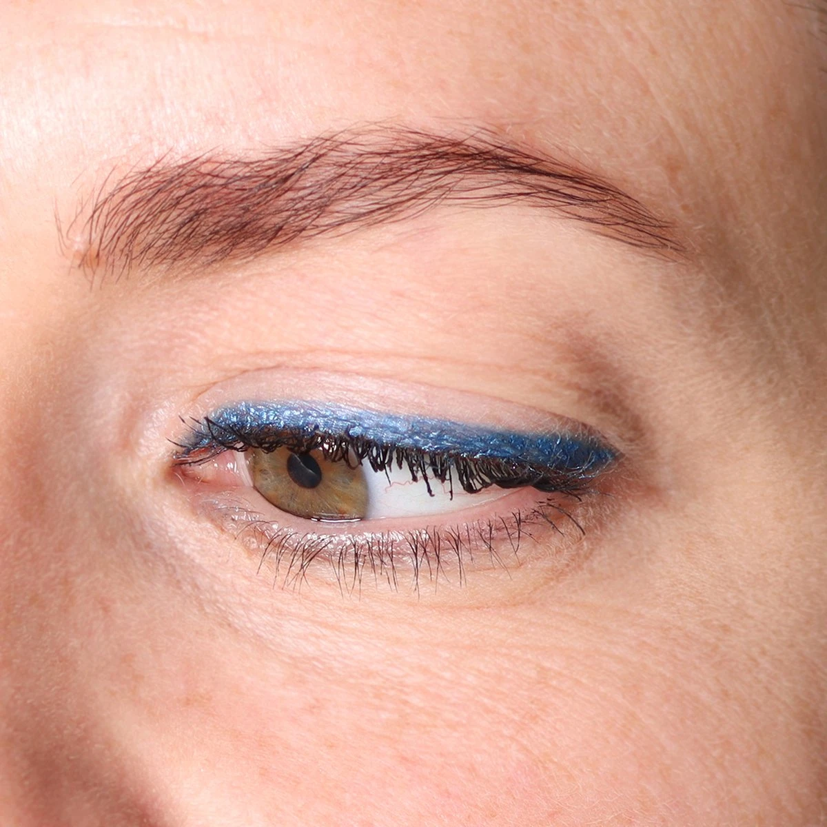 Blèzi® Automatic Eye Pencil 30 Brilliant Blue - Oogpotlood Waterproof - Blauw Felblauw 2 Blèzi® Automatic Eye Pencil 30 Brilliant Blue - Oogpotlood Waterproof - Blauw Felblauw - Afbeelding 2