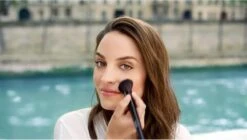 Bourjois - Delice De Poudre Bronzing Powder Browning Powder 52 16.5G 14 Bourjois - Delice De Poudre Bronzing Powder Browning Powder 52 16.5G -Cosmetica Winkel 1200x679