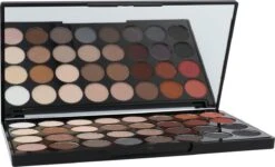 Makeup Revolution Flawless 2 Ultra Eyeshadows - Oogschaduw Palette - 32 Kleuren 6 Makeup Revolution Flawless 2 Ultra Eyeshadows - Oogschaduw Palette - 32 Kleuren -Cosmetica Winkel 1200x730 1