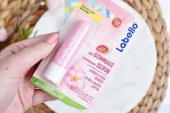 Labello Lipscrub Rozenbottelolie -Cosmetica Winkel 1200x799 4