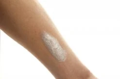 Makeup Revolution - Awesome Metals Eye Foils - Pure Platinum - Metallic Eye Foil - Zilver -Cosmetica Winkel 1200x799 5