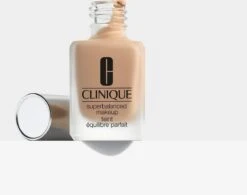 Clinique Superbalanced Foundation - 04 Cream Chamois -Cosmetica Winkel 1200x945 1