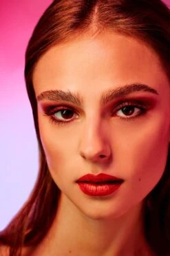 L’Oréal Paris Paris Electric Nights Superliner Matte Signature Eyeliner - Limited Edition – 11 Red Signature – Rood 9 L’Oréal Paris Paris Electric Nights Superliner Matte Signature Eyeliner - Limited Edition – 11 Red Signature – Rood -Cosmetica Winkel 800x1200 11