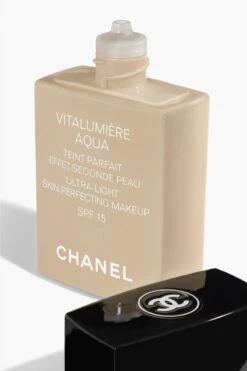 Chanel Vitalumiere Aqua Foundation - 30 Beige - SPF15 - 30 Ml -Cosmetica Winkel 800x1200 19