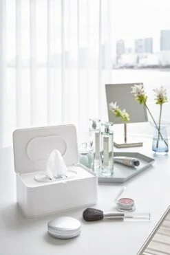 Yamazaki Bakje Voor Vochtige Doekjes - Wit - Met Deksel 23 Yamazaki Bakje Voor Vochtige Doekjes - Wit - Met Deksel -Cosmetica Winkel 800x1200 40